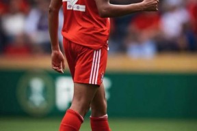 包含从内马尔在拜仁比赛中回归赛场到赛前纽卡斯尔调整名单以备全明星赛，亚特兰大围绕法甲更衣室发声的词条九游棋牌玩法